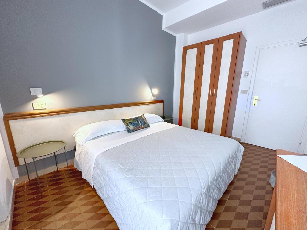 Aura Living Hotel ريميني المظهر الخارجي الصورة