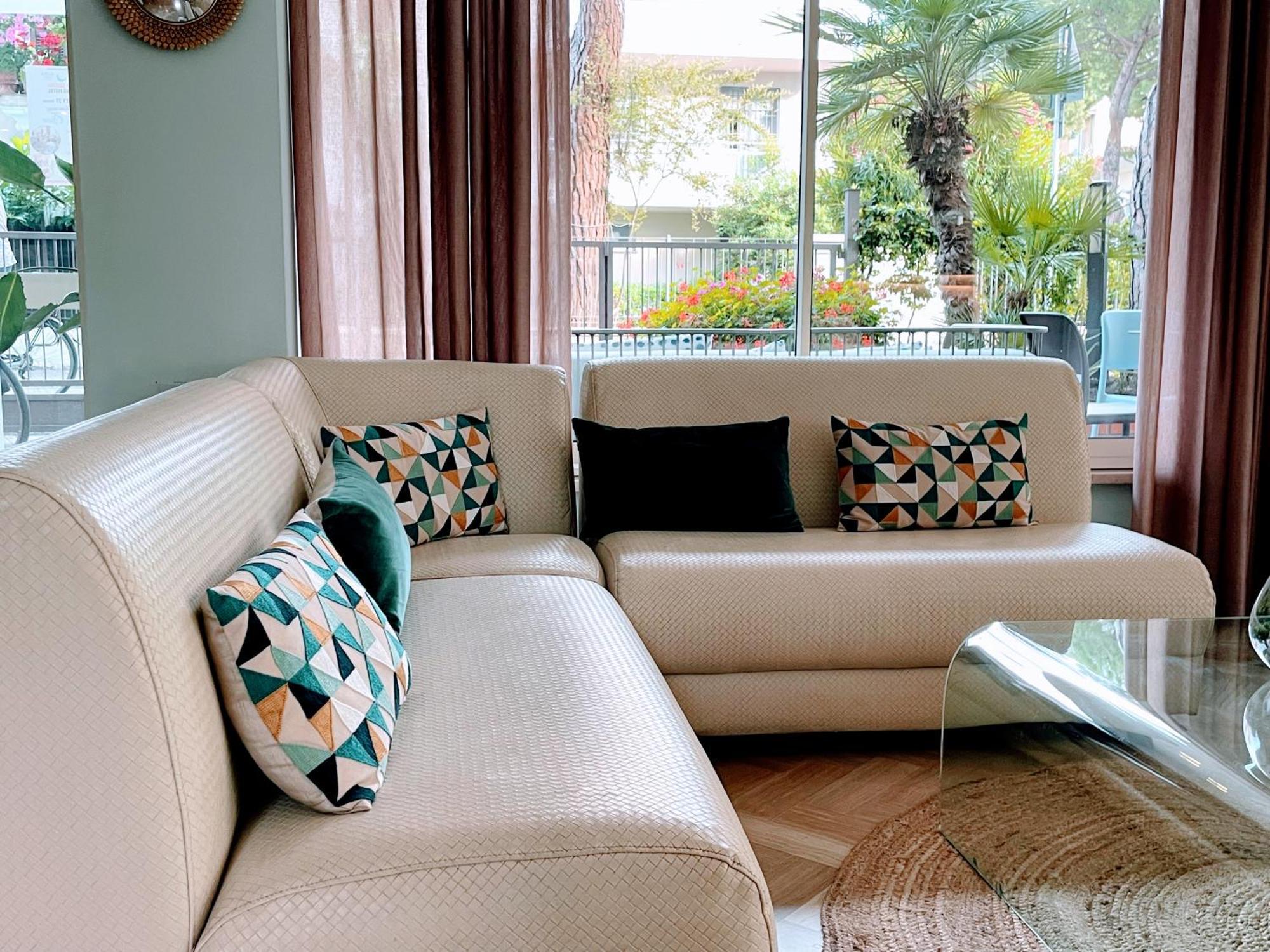 Aura Living Hotel ريميني المظهر الخارجي الصورة